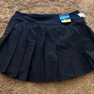 Old Navy Black Pleated Skort